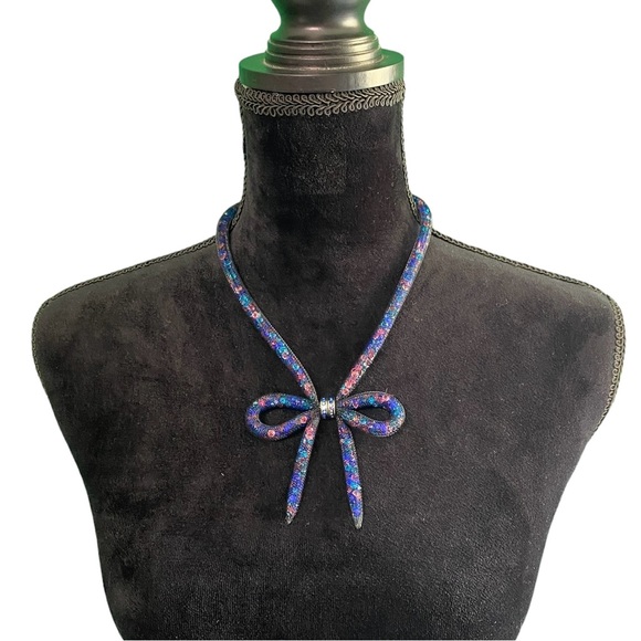 NWT Betsey Johnson Dark Shadows Colorful Mesh Bow Necklace - Picture 1 of 2